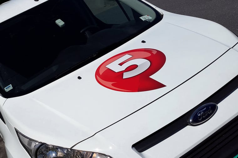 Bilfolie bilreklame foliedekor på P5 Hits fra Markedsmateriell