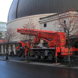 Montering banner storformat Star Wars på Collusseum Kino i Oslo av Markedsmateriell.no