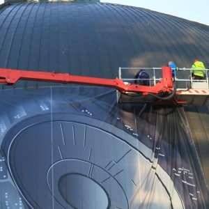 Montering banner storformat Star Wars på Collusseum Kino i Oslo av Markedsmateriell.no