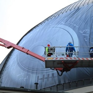Montering banner storformat Star Wars på Collusseum Kino i Oslo av Markedsmateriell.no