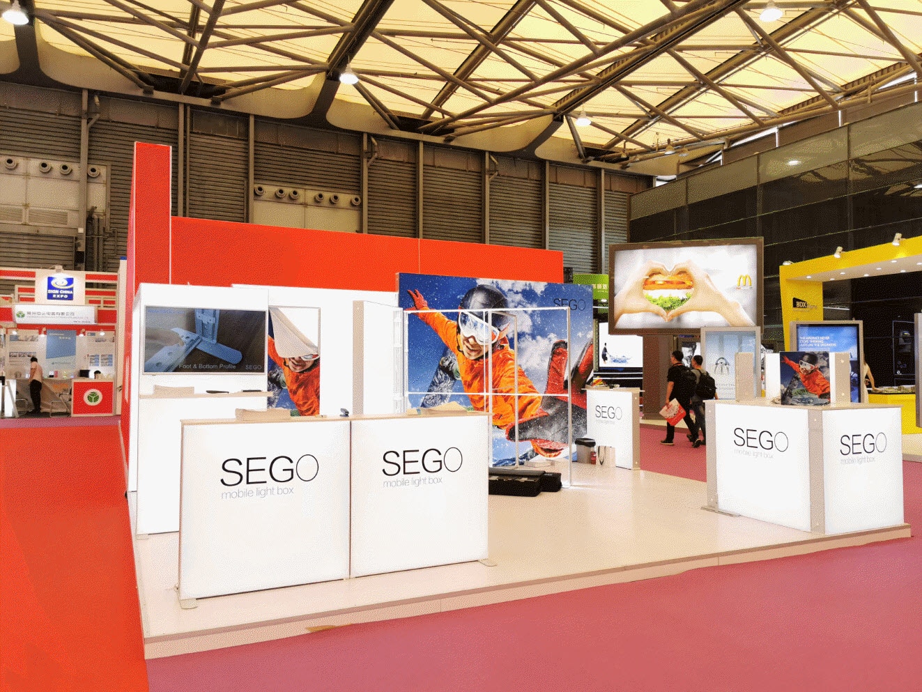 Lyskasse messestand arrangement