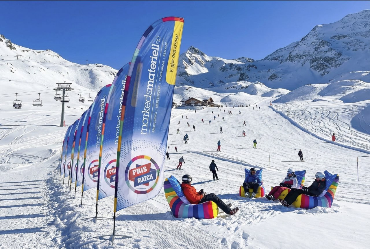 Beachflagg fra Markedsmateriell i alpinbakke