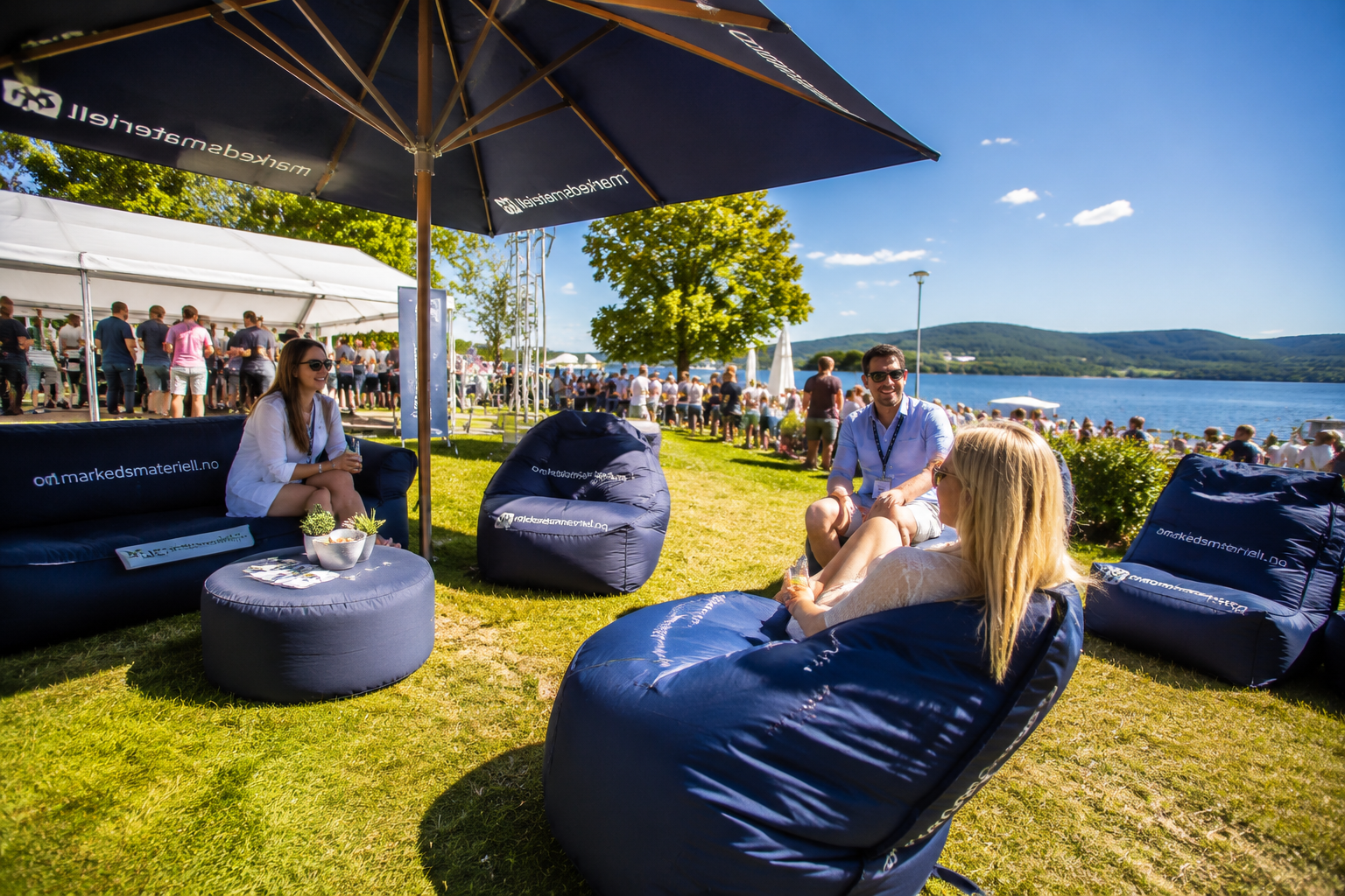 Reklamemøbler utendørs lounge